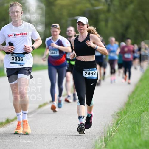07.04.2024 - 43. Internationalen Wilhelmsburger Insellauf Dr. Thomas Lammeyer http://msf.ph/oto/6048957 07.04.2024 11:12:56 Laufen 3986, 3986, 5647, 2492 meine-sportfotos.de