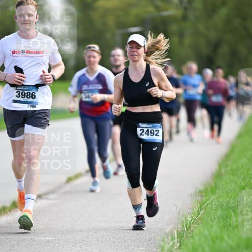 07.04.2024 - 43. Internationalen Wilhelmsburger Insellauf Dr. Thomas Lammeyer http://msf.ph/oto/6048958 07.04.2024 11:12:56 Laufen 3986, 3986, 2492 meine-sportfotos.de