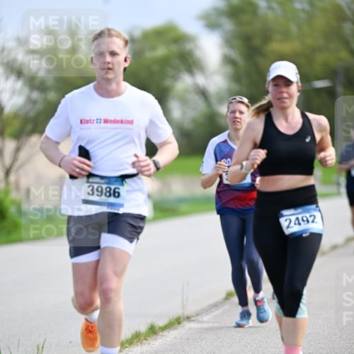 07.04.2024 - 43. Internationalen Wilhelmsburger Insellauf Dr. Thomas Lammeyer http://msf.ph/oto/6048961 07.04.2024 11:12:57 Laufen 3986, 2492 meine-sportfotos.de