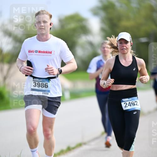 07.04.2024 - 43. Internationalen Wilhelmsburger Insellauf Dr. Thomas Lammeyer http://msf.ph/oto/6048962 07.04.2024 11:12:57 Laufen 3986, 3986, 2492 meine-sportfotos.de