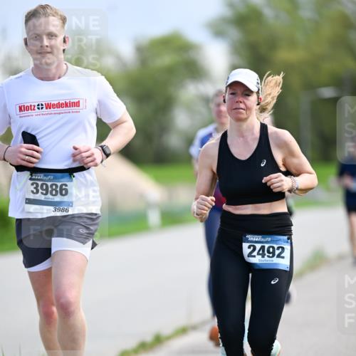 07.04.2024 - 43. Internationalen Wilhelmsburger Insellauf Dr. Thomas Lammeyer http://msf.ph/oto/6048965 07.04.2024 11:12:57 Laufen 3986, 3986, 2492 meine-sportfotos.de