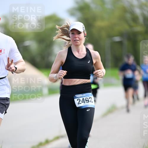07.04.2024 - 43. Internationalen Wilhelmsburger Insellauf Dr. Thomas Lammeyer http://msf.ph/oto/6048967 07.04.2024 11:12:57 Laufen 2492 meine-sportfotos.de