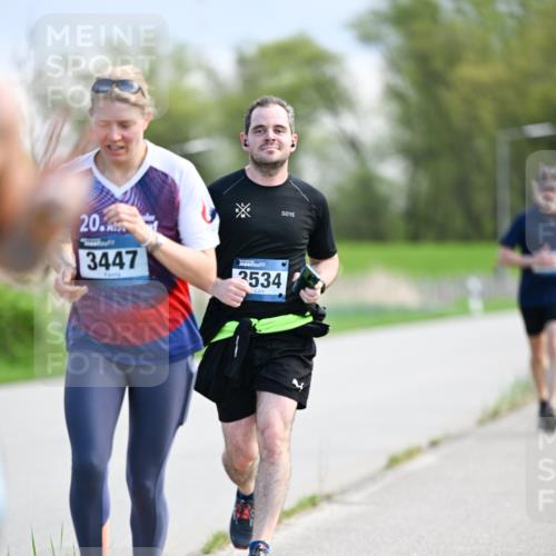 07.04.2024 - 43. Internationalen Wilhelmsburger Insellauf Dr. Thomas Lammeyer http://msf.ph/oto/6048975 07.04.2024 11:12:59 Laufen 20, 3447, 2534 meine-sportfotos.de