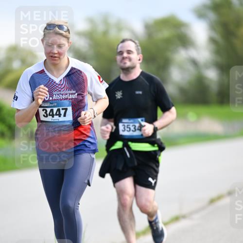 07.04.2024 - 43. Internationalen Wilhelmsburger Insellauf Dr. Thomas Lammeyer http://msf.ph/oto/6048978 07.04.2024 11:13:00 Laufen 3447, 3534 meine-sportfotos.de