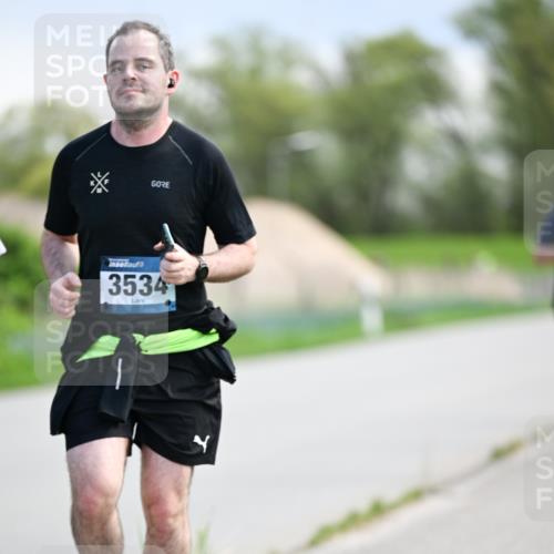 07.04.2024 - 43. Internationalen Wilhelmsburger Insellauf Dr. Thomas Lammeyer http://msf.ph/oto/6048986 07.04.2024 11:13:01 Laufen 3534 meine-sportfotos.de