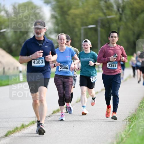 07.04.2024 - 43. Internationalen Wilhelmsburger Insellauf Dr. Thomas Lammeyer http://msf.ph/oto/6048992 07.04.2024 11:13:03 Laufen 4383, 2386, 2194, 3388 meine-sportfotos.de
