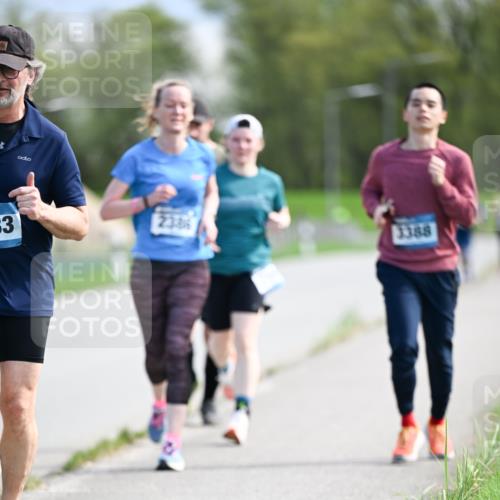 07.04.2024 - 43. Internationalen Wilhelmsburger Insellauf Dr. Thomas Lammeyer http://msf.ph/oto/6049002 07.04.2024 11:13:05 Laufen 83, 2386, 3388 meine-sportfotos.de