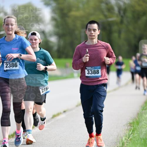 07.04.2024 - 43. Internationalen Wilhelmsburger Insellauf Dr. Thomas Lammeyer http://msf.ph/oto/6049007 07.04.2024 11:13:06 Laufen 2386, 2194, 3388 meine-sportfotos.de
