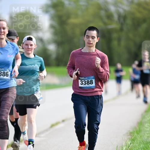 07.04.2024 - 43. Internationalen Wilhelmsburger Insellauf Dr. Thomas Lammeyer http://msf.ph/oto/6049008 07.04.2024 11:13:06 Laufen 386, 3388 meine-sportfotos.de