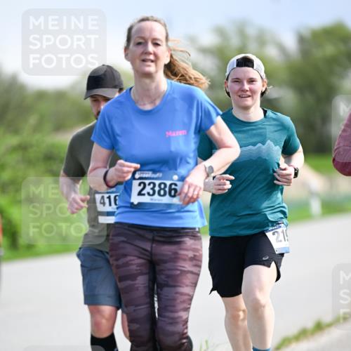 07.04.2024 - 43. Internationalen Wilhelmsburger Insellauf Dr. Thomas Lammeyer http://msf.ph/oto/6049014 07.04.2024 11:13:08 Laufen 416, 2386, 21 meine-sportfotos.de