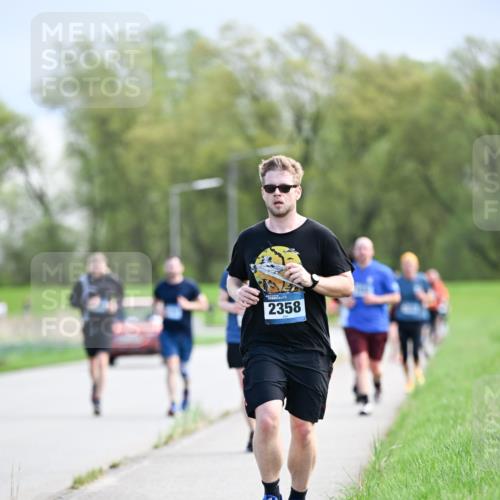 07.04.2024 - 43. Internationalen Wilhelmsburger Insellauf Dr. Thomas Lammeyer http://msf.ph/oto/6049025 07.04.2024 11:13:15 Laufen 2358 meine-sportfotos.de