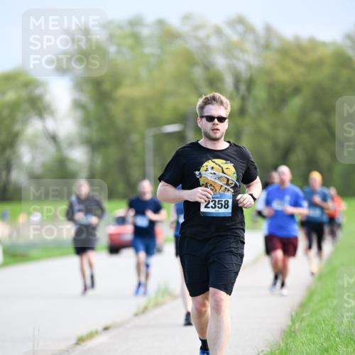 07.04.2024 - 43. Internationalen Wilhelmsburger Insellauf Dr. Thomas Lammeyer http://msf.ph/oto/6049029 07.04.2024 11:13:15 Laufen 2358 meine-sportfotos.de