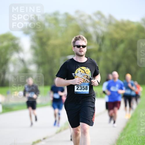 07.04.2024 - 43. Internationalen Wilhelmsburger Insellauf Dr. Thomas Lammeyer http://msf.ph/oto/6049034 07.04.2024 11:13:16 Laufen 2358 meine-sportfotos.de