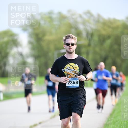07.04.2024 - 43. Internationalen Wilhelmsburger Insellauf Dr. Thomas Lammeyer http://msf.ph/oto/6049035 07.04.2024 11:13:16 Laufen 2358 meine-sportfotos.de