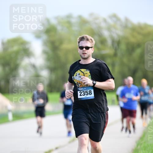 07.04.2024 - 43. Internationalen Wilhelmsburger Insellauf Dr. Thomas Lammeyer http://msf.ph/oto/6049037 07.04.2024 11:13:16 Laufen 2358 meine-sportfotos.de