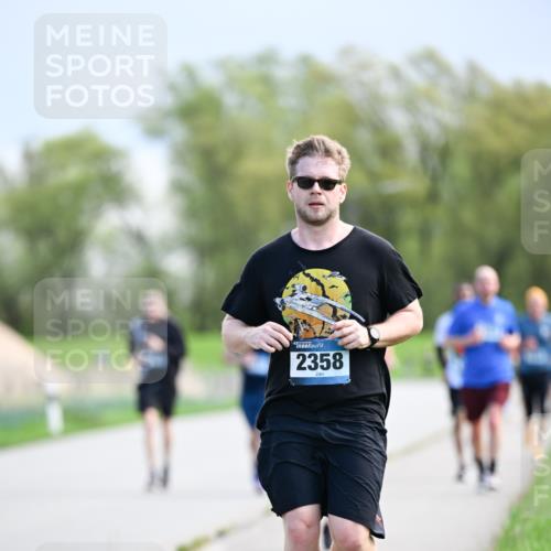07.04.2024 - 43. Internationalen Wilhelmsburger Insellauf Dr. Thomas Lammeyer http://msf.ph/oto/6049038 07.04.2024 11:13:16 Laufen 2358 meine-sportfotos.de