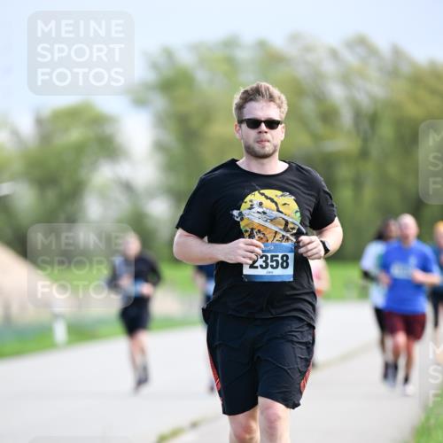 07.04.2024 - 43. Internationalen Wilhelmsburger Insellauf Dr. Thomas Lammeyer http://msf.ph/oto/6049040 07.04.2024 11:13:17 Laufen 2358 meine-sportfotos.de