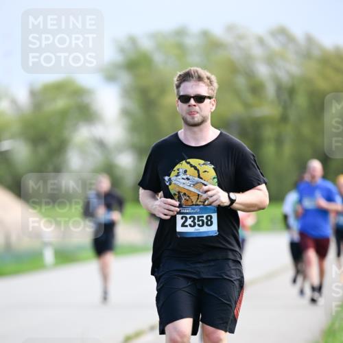 07.04.2024 - 43. Internationalen Wilhelmsburger Insellauf Dr. Thomas Lammeyer http://msf.ph/oto/6049041 07.04.2024 11:13:17 Laufen 2358 meine-sportfotos.de