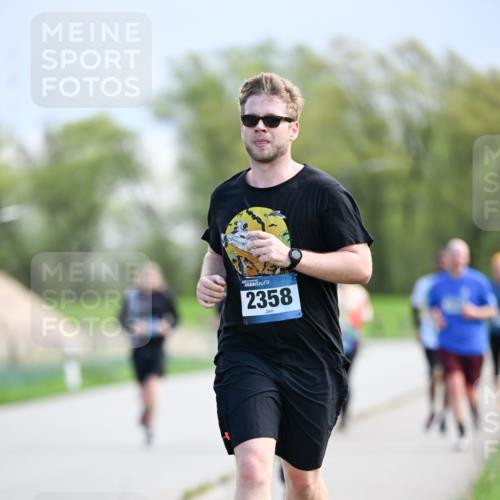 07.04.2024 - 43. Internationalen Wilhelmsburger Insellauf Dr. Thomas Lammeyer http://msf.ph/oto/6049042 07.04.2024 11:13:17 Laufen 2358 meine-sportfotos.de
