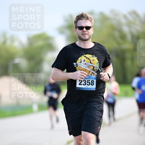 07.04.2024 - 43. Internationalen Wilhelmsburger Insellauf Dr. Thomas Lammeyer http://msf.ph/oto/6049045 07.04.2024 11:13:17 Laufen 2358 meine-sportfotos.de