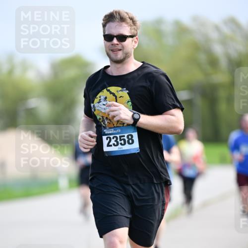 07.04.2024 - 43. Internationalen Wilhelmsburger Insellauf Dr. Thomas Lammeyer http://msf.ph/oto/6049048 07.04.2024 11:13:18 Laufen 2358 meine-sportfotos.de