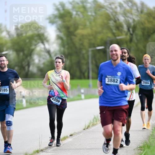 07.04.2024 - 43. Internationalen Wilhelmsburger Insellauf Dr. Thomas Lammeyer http://msf.ph/oto/6049064 07.04.2024 11:13:23 Laufen 2023, 4185, 4209, 3882, 2985 meine-sportfotos.de