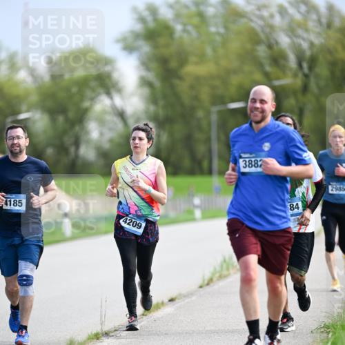 07.04.2024 - 43. Internationalen Wilhelmsburger Insellauf Dr. Thomas Lammeyer http://msf.ph/oto/6049065 07.04.2024 11:13:23 Laufen 3882, 4185, 4209, 84, 2985 meine-sportfotos.de
