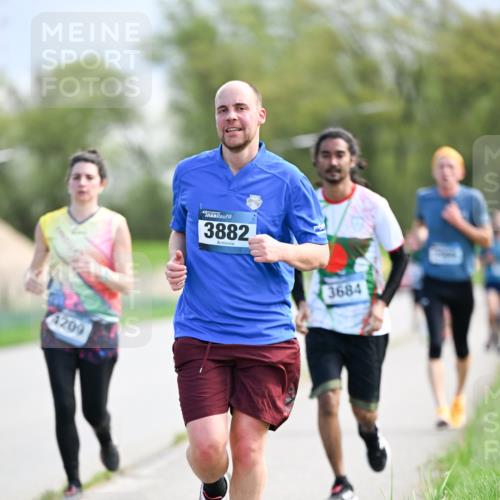 07.04.2024 - 43. Internationalen Wilhelmsburger Insellauf Dr. Thomas Lammeyer http://msf.ph/oto/6049072 07.04.2024 11:13:24 Laufen 4209, 3882, 3684 meine-sportfotos.de