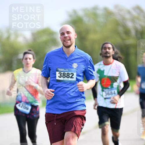 07.04.2024 - 43. Internationalen Wilhelmsburger Insellauf Dr. Thomas Lammeyer http://msf.ph/oto/6049077 07.04.2024 11:13:25 Laufen 4209, 3882, 3684 meine-sportfotos.de
