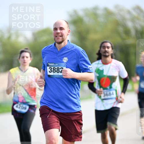 07.04.2024 - 43. Internationalen Wilhelmsburger Insellauf Dr. Thomas Lammeyer http://msf.ph/oto/6049078 07.04.2024 11:13:25 Laufen 4209, 3882, 3684 meine-sportfotos.de
