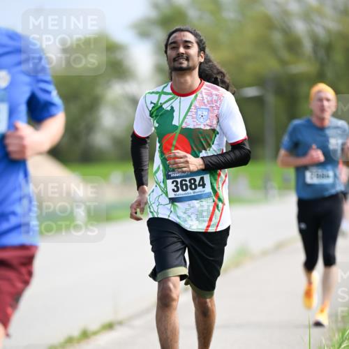 07.04.2024 - 43. Internationalen Wilhelmsburger Insellauf Dr. Thomas Lammeyer http://msf.ph/oto/6049083 07.04.2024 11:13:26 Laufen 3684 meine-sportfotos.de