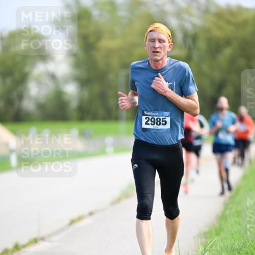 07.04.2024 - 43. Internationalen Wilhelmsburger Insellauf Dr. Thomas Lammeyer http://msf.ph/oto/6049098 07.04.2024 11:13:28 Laufen 2985 meine-sportfotos.de