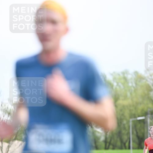 07.04.2024 - 43. Internationalen Wilhelmsburger Insellauf Dr. Thomas Lammeyer http://msf.ph/oto/6049107 07.04.2024 11:13:31 Laufen  meine-sportfotos.de