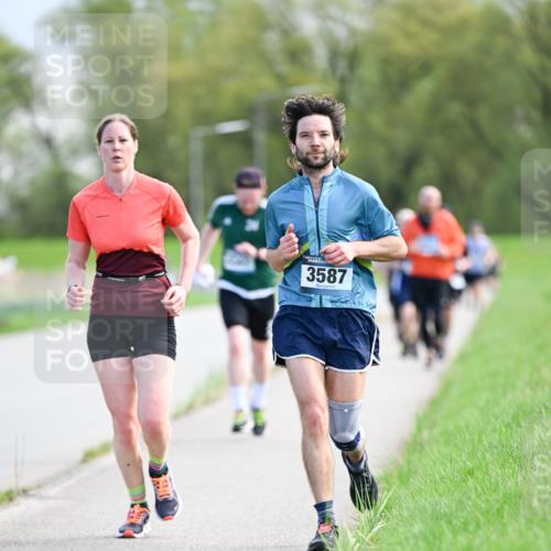 07.04.2024 - 43. Internationalen Wilhelmsburger Insellauf Dr. Thomas Lammeyer http://msf.ph/oto/6049114 07.04.2024 11:13:35 Laufen 3587 meine-sportfotos.de