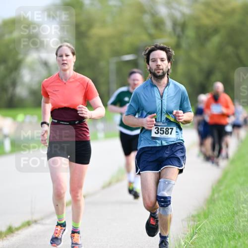 07.04.2024 - 43. Internationalen Wilhelmsburger Insellauf Dr. Thomas Lammeyer http://msf.ph/oto/6049117 07.04.2024 11:13:35 Laufen 3587 meine-sportfotos.de