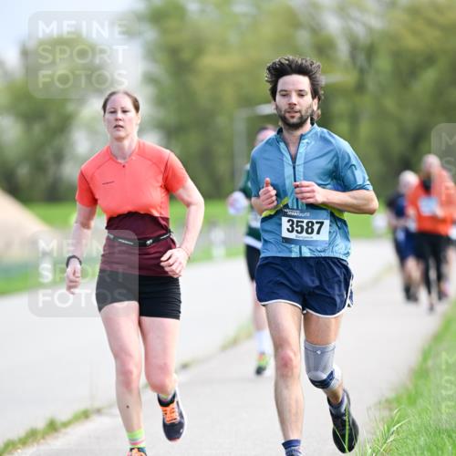 07.04.2024 - 43. Internationalen Wilhelmsburger Insellauf Dr. Thomas Lammeyer http://msf.ph/oto/6049119 07.04.2024 11:13:35 Laufen 3587 meine-sportfotos.de