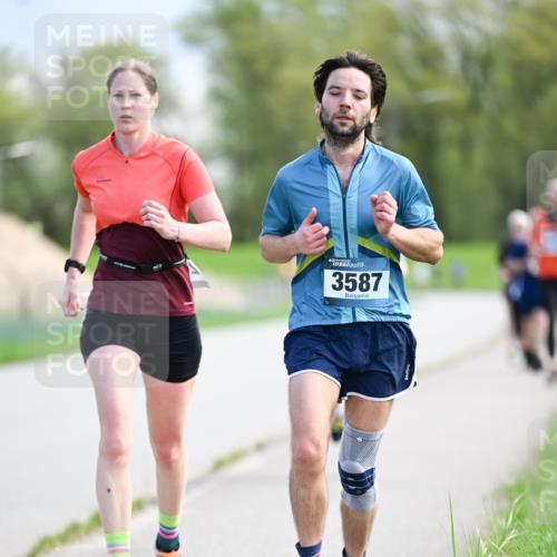 07.04.2024 - 43. Internationalen Wilhelmsburger Insellauf Dr. Thomas Lammeyer http://msf.ph/oto/6049123 07.04.2024 11:13:36 Laufen 3587 meine-sportfotos.de