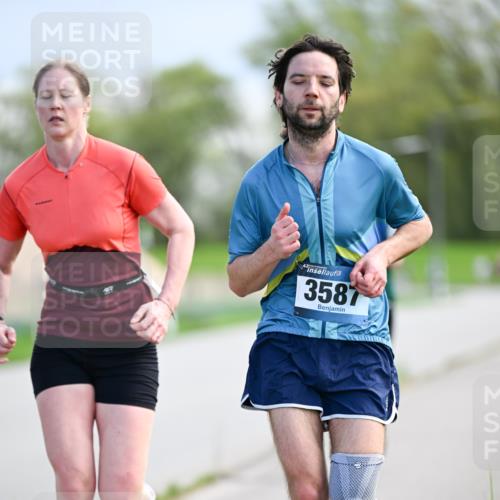 07.04.2024 - 43. Internationalen Wilhelmsburger Insellauf Dr. Thomas Lammeyer http://msf.ph/oto/6049130 07.04.2024 11:13:37 Laufen 3587 meine-sportfotos.de