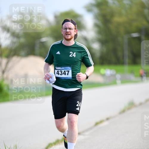 07.04.2024 - 43. Internationalen Wilhelmsburger Insellauf Dr. Thomas Lammeyer http://msf.ph/oto/6049134 07.04.2024 11:13:39 Laufen 24, 4347, 24 meine-sportfotos.de
