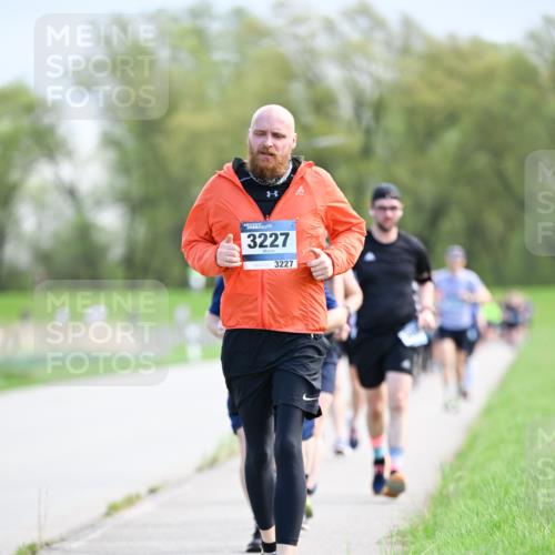 07.04.2024 - 43. Internationalen Wilhelmsburger Insellauf Dr. Thomas Lammeyer http://msf.ph/oto/6049150 07.04.2024 11:13:45 Laufen 3227, 3227 meine-sportfotos.de