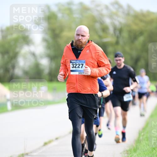 07.04.2024 - 43. Internationalen Wilhelmsburger Insellauf Dr. Thomas Lammeyer http://msf.ph/oto/6049153 07.04.2024 11:13:45 Laufen 3227, 3227, 3 meine-sportfotos.de