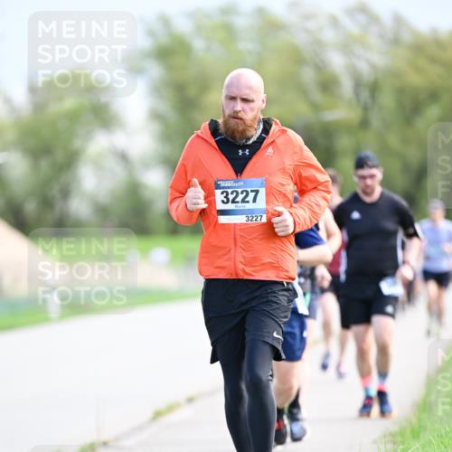 07.04.2024 - 43. Internationalen Wilhelmsburger Insellauf Dr. Thomas Lammeyer http://msf.ph/oto/6049155 07.04.2024 11:13:45 Laufen 3227, 3227, 3 meine-sportfotos.de