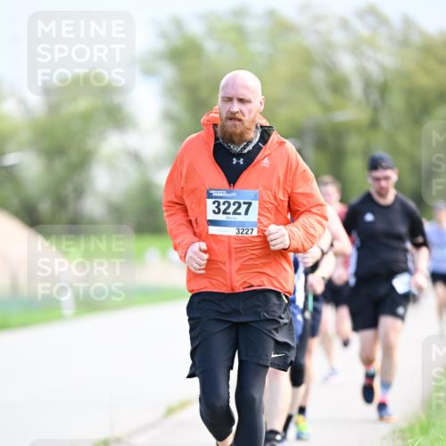 07.04.2024 - 43. Internationalen Wilhelmsburger Insellauf Dr. Thomas Lammeyer http://msf.ph/oto/6049157 07.04.2024 11:13:46 Laufen 3227, 3227, 3 meine-sportfotos.de