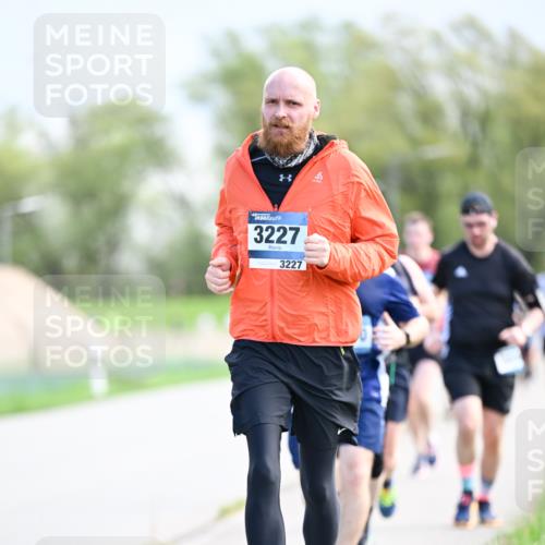 07.04.2024 - 43. Internationalen Wilhelmsburger Insellauf Dr. Thomas Lammeyer http://msf.ph/oto/6049158 07.04.2024 11:13:46 Laufen 3227, 3227 meine-sportfotos.de