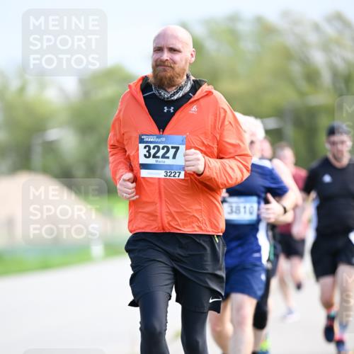 07.04.2024 - 43. Internationalen Wilhelmsburger Insellauf Dr. Thomas Lammeyer http://msf.ph/oto/6049163 07.04.2024 11:13:46 Laufen 3227, 3227, 3810 meine-sportfotos.de