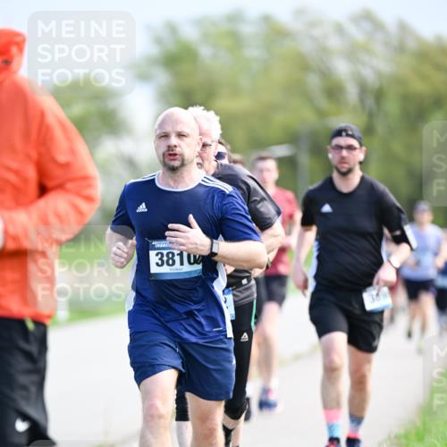 07.04.2024 - 43. Internationalen Wilhelmsburger Insellauf Dr. Thomas Lammeyer http://msf.ph/oto/6049166 07.04.2024 11:13:47 Laufen 381 meine-sportfotos.de