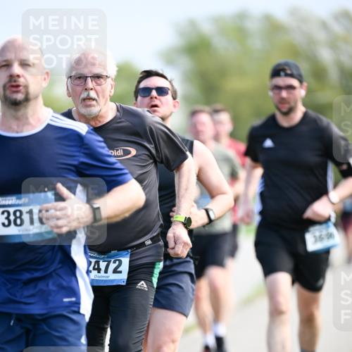 07.04.2024 - 43. Internationalen Wilhelmsburger Insellauf Dr. Thomas Lammeyer http://msf.ph/oto/6049175 07.04.2024 11:13:49 Laufen 3816, 472, 169 meine-sportfotos.de
