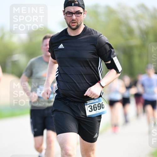 07.04.2024 - 43. Internationalen Wilhelmsburger Insellauf Dr. Thomas Lammeyer http://msf.ph/oto/6049183 07.04.2024 11:13:51 Laufen 3696 meine-sportfotos.de