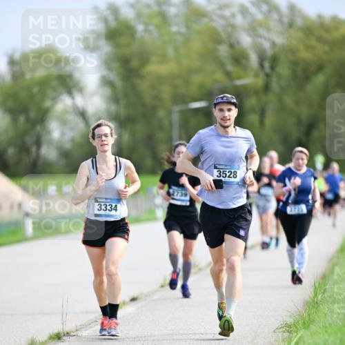 07.04.2024 - 43. Internationalen Wilhelmsburger Insellauf Dr. Thomas Lammeyer http://msf.ph/oto/6049189 07.04.2024 11:13:55 Laufen 3334, 2739, 3528, 2715 meine-sportfotos.de