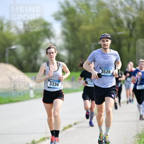 07.04.2024 - 43. Internationalen Wilhelmsburger Insellauf Dr. Thomas Lammeyer http://msf.ph/oto/6049194 07.04.2024 11:13:55 Laufen 3334, 3528 meine-sportfotos.de